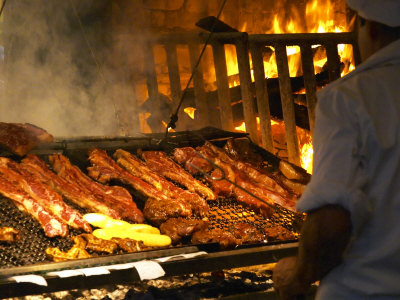 Grill en Montevideo (Uruguay) CRUCEROS MONTEVIDEO URUGUAY CRUCEROS SUDAMERICA CRUCEROS IBEROAMERICA CRUCEROS URUGUAY CRUCEROS BUEENOS AIRES CRUCEROS BRASIL ARGENTINA